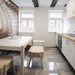 Designpension Idyll Nr2 Garni Hotel